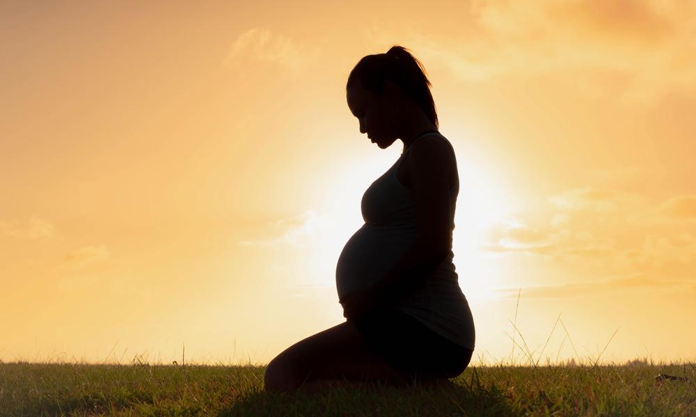 Silhouette of pregnant lady