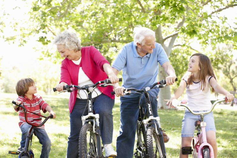 Grandparents on bikes with Grandchildren 