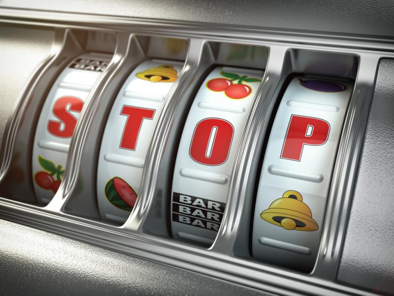 Slot machine saying stop